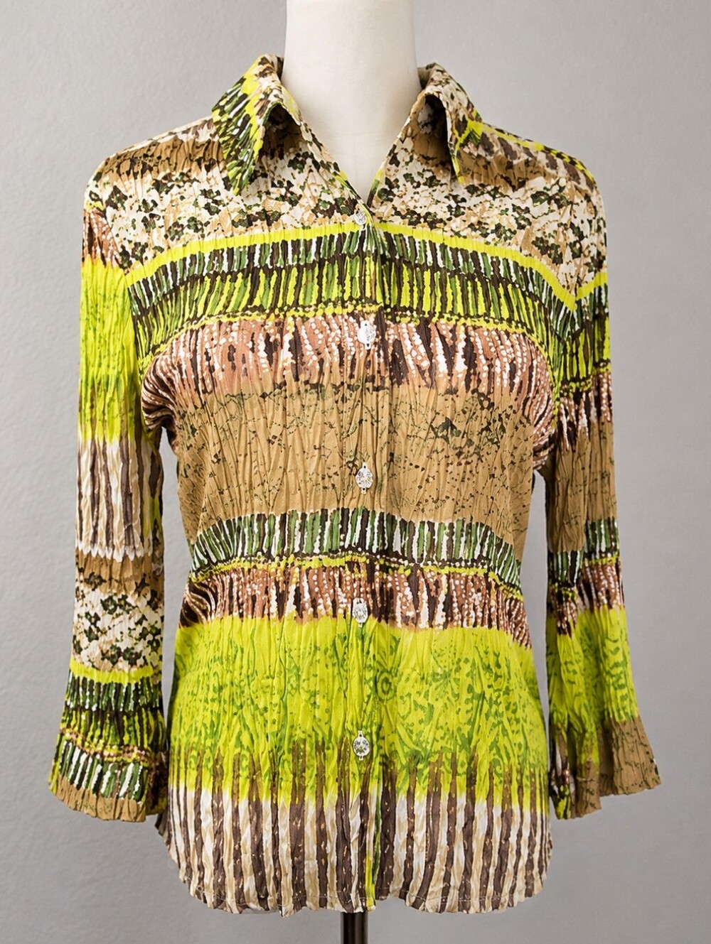 Essentials By Milano Crinkle Pleated Lime Abstract Button Front Blouse S